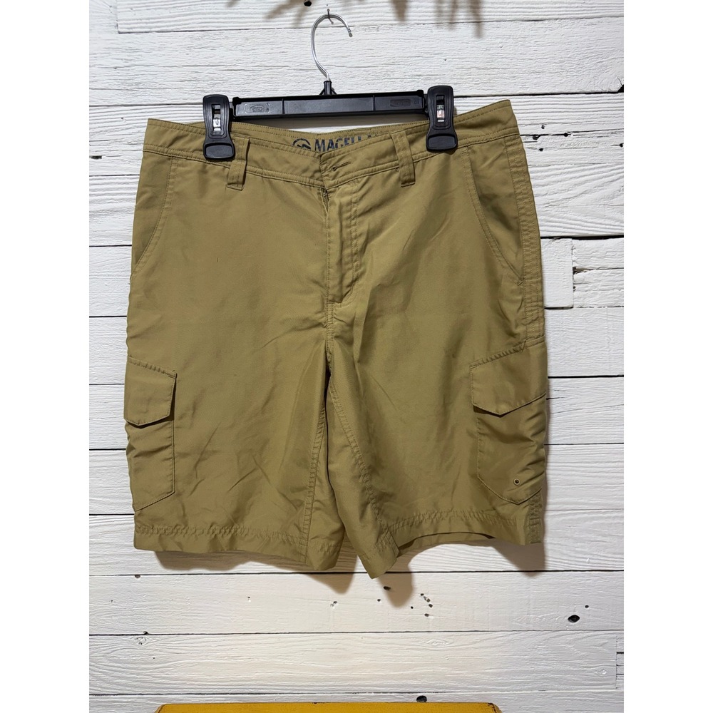 Magellan Outdoors Mens Khaki Cargo Shorts Tan Hiking Fishing Size 32